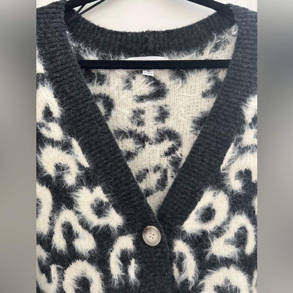 Threaded Leaf Soft Fuzzy Leopard Print Cardigan M… - image 3